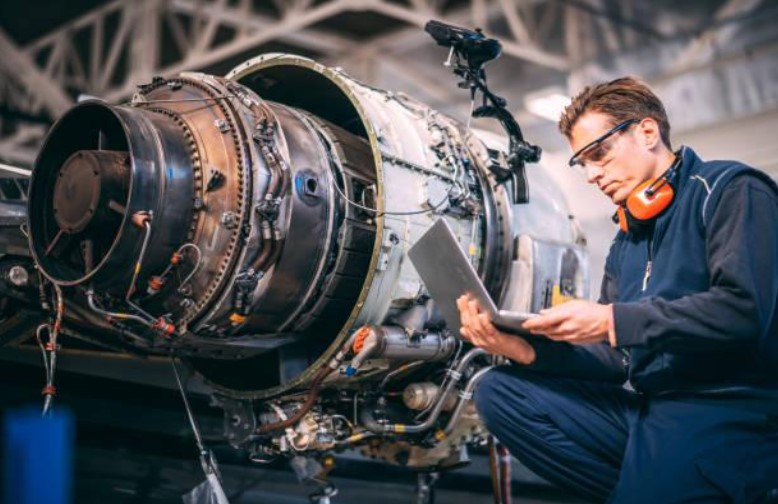Aircraft Mechanic License Class - Things To Do To Be Certified AMTs