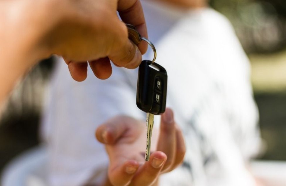 Selling A Car Online: How to Navigate Sales as a First-Timer